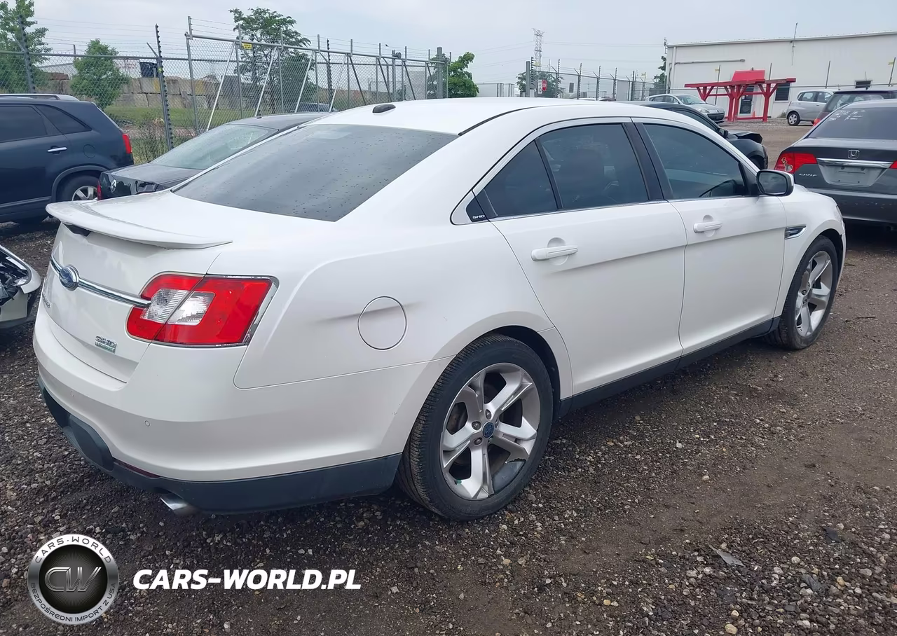 2010 Ford Taurus Sho VIN:1FAHP2KT3AG104465 - 4