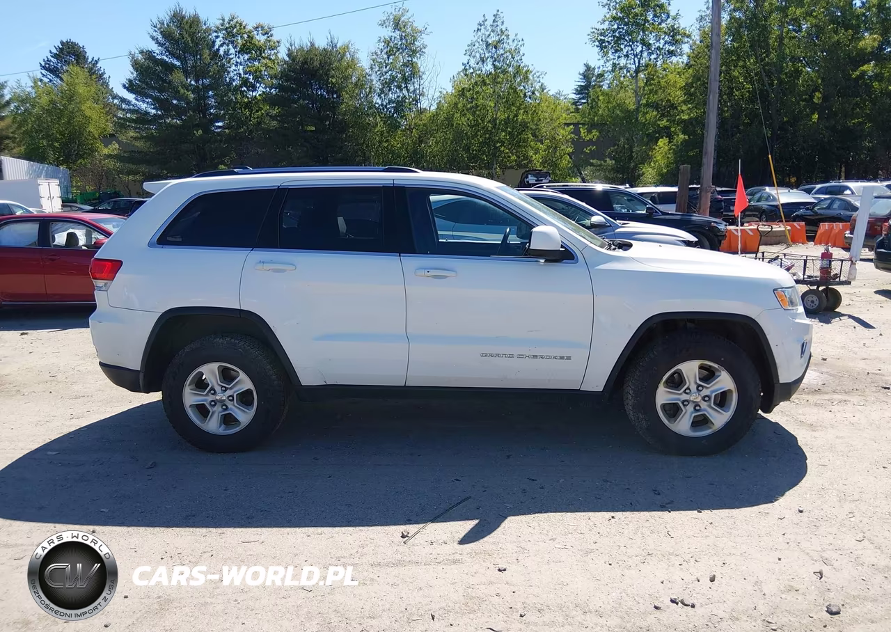 2015 Jeep Grand Cherokee Laredo VIN:1C4RJFAG8FC790545 - 13