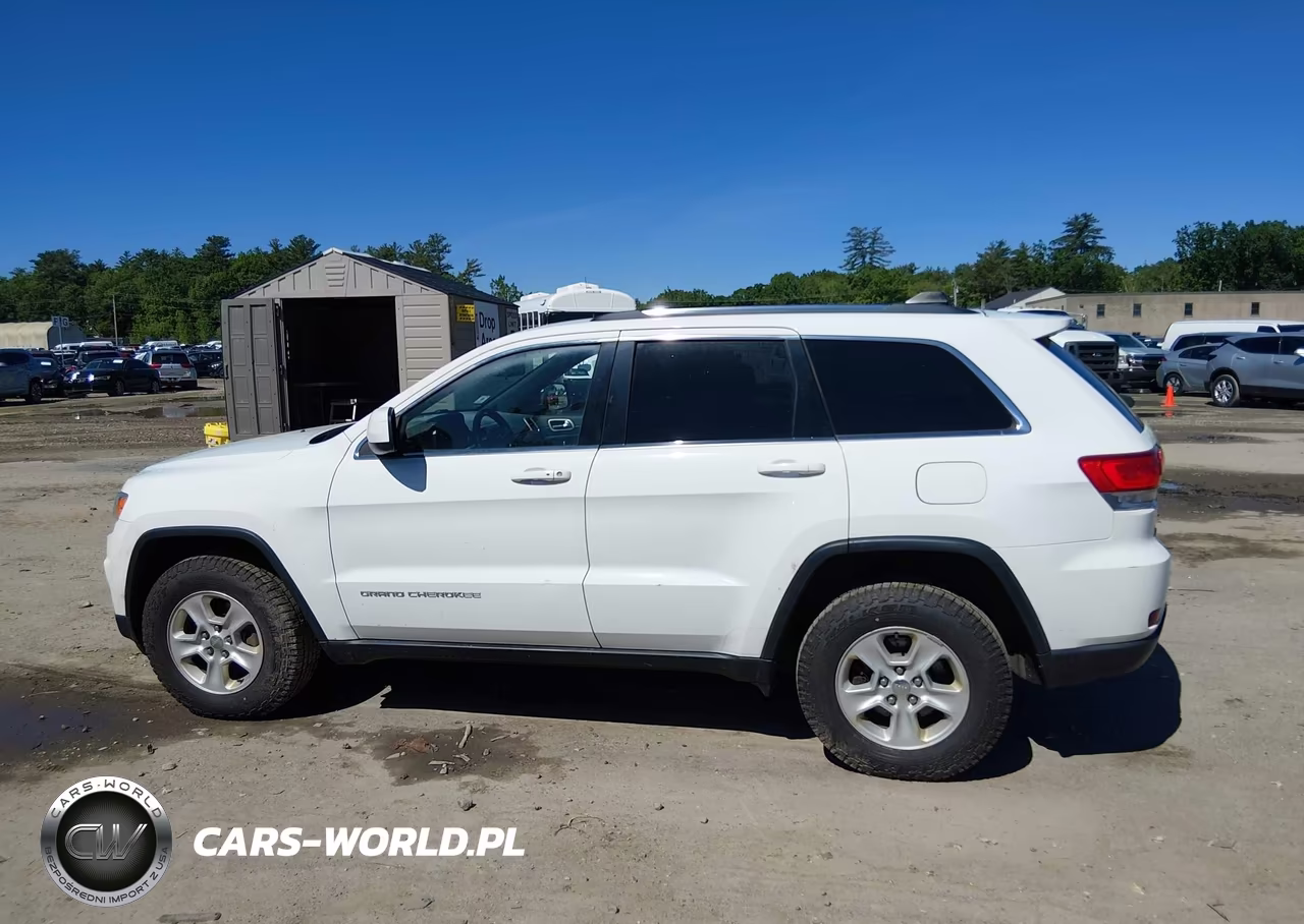 2015 Jeep Grand Cherokee Laredo VIN:1C4RJFAG8FC790545 - 14