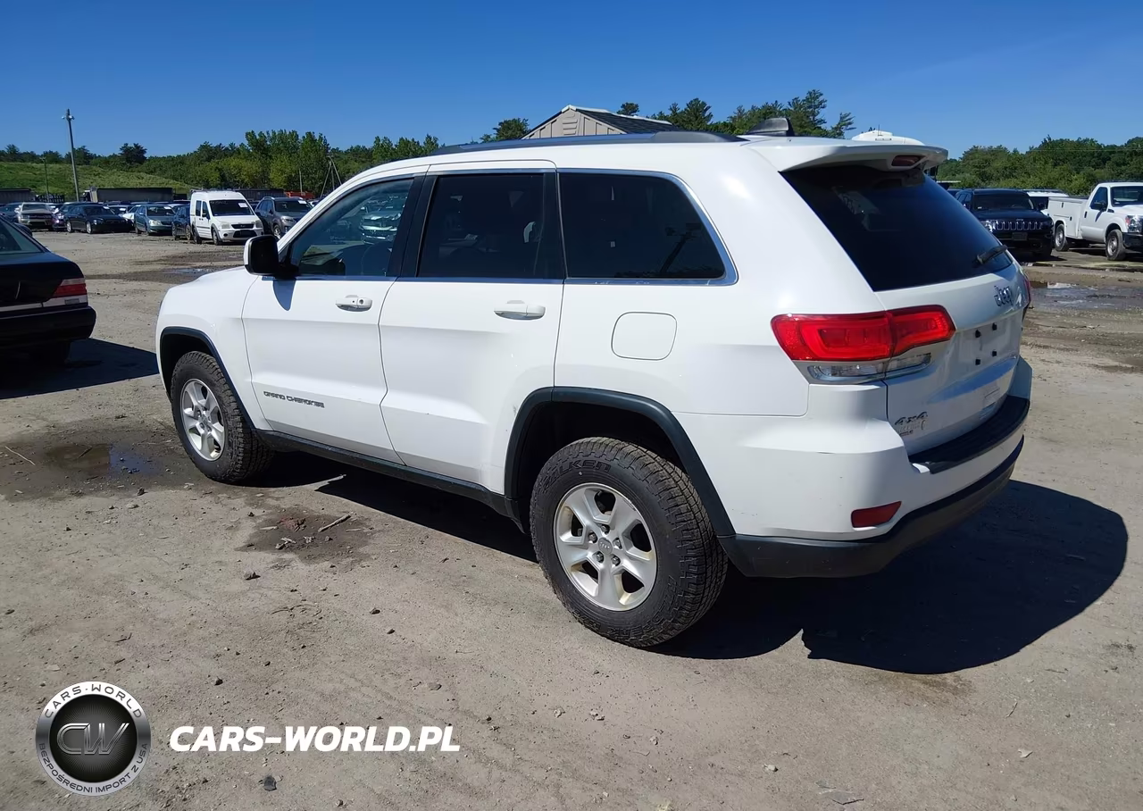 2015 Jeep Grand Cherokee Laredo VIN:1C4RJFAG8FC790545 - 3