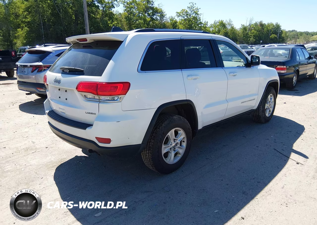 2015 Jeep Grand Cherokee Laredo VIN:1C4RJFAG8FC790545 - 4
