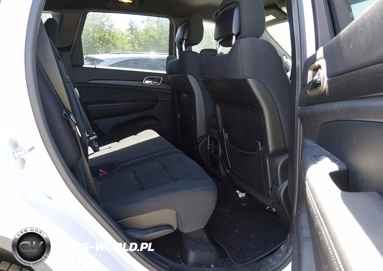 2015 Jeep Grand Cherokee Laredo VIN:1C4RJFAG8FC790545 - 8