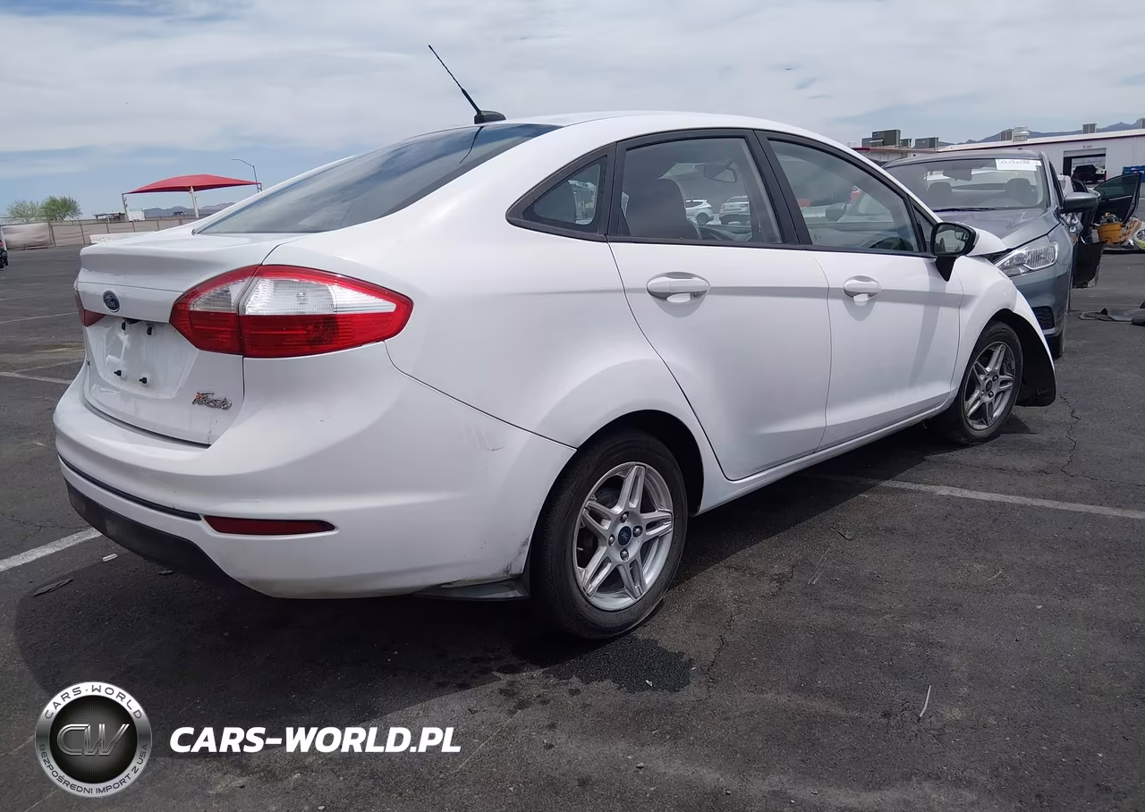 2018 Ford Fiesta Se VIN:3FADP4BJ8JM143132 - 4
