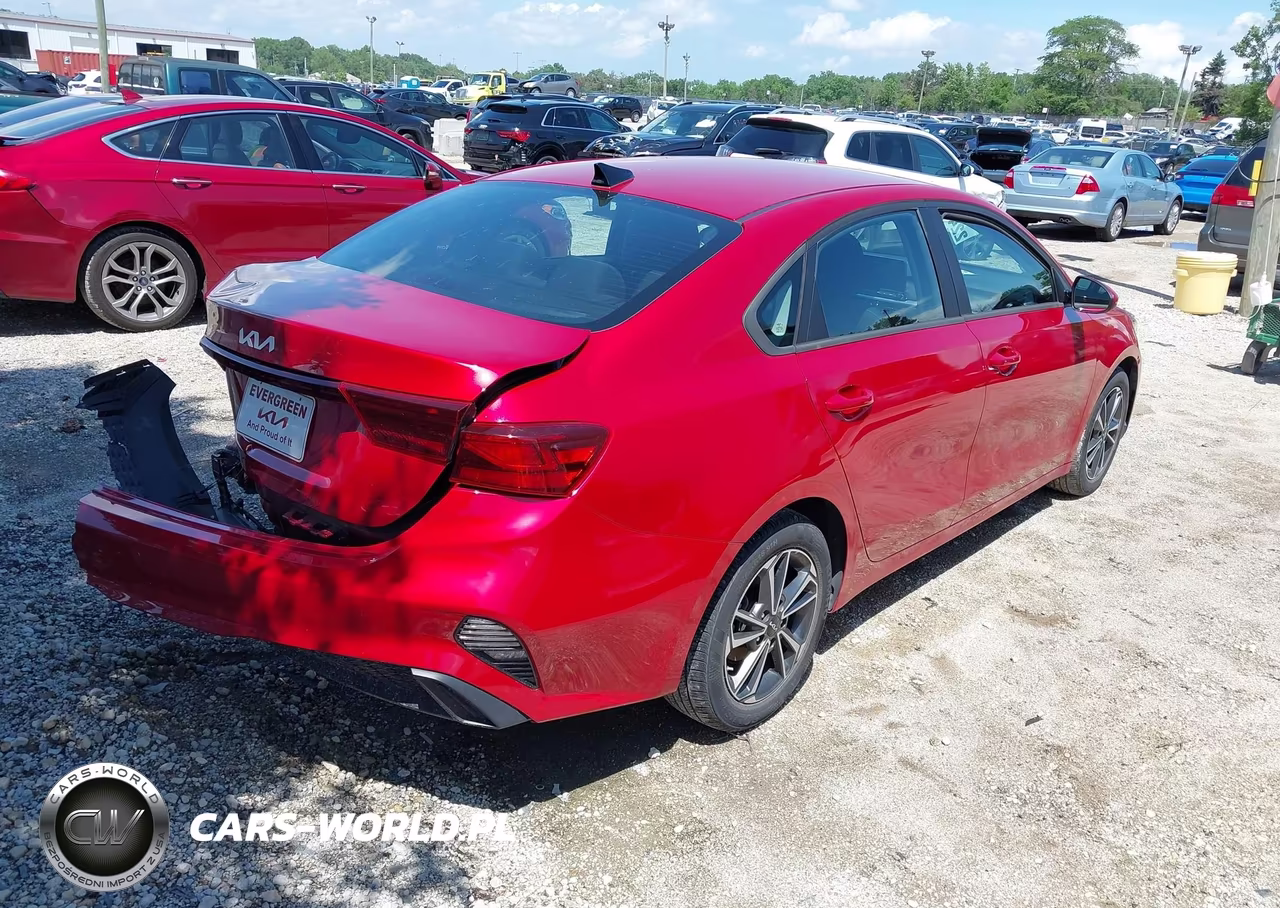 2022 Kia Forte Lxs VIN:3KPF24AD7NE490111 - 4