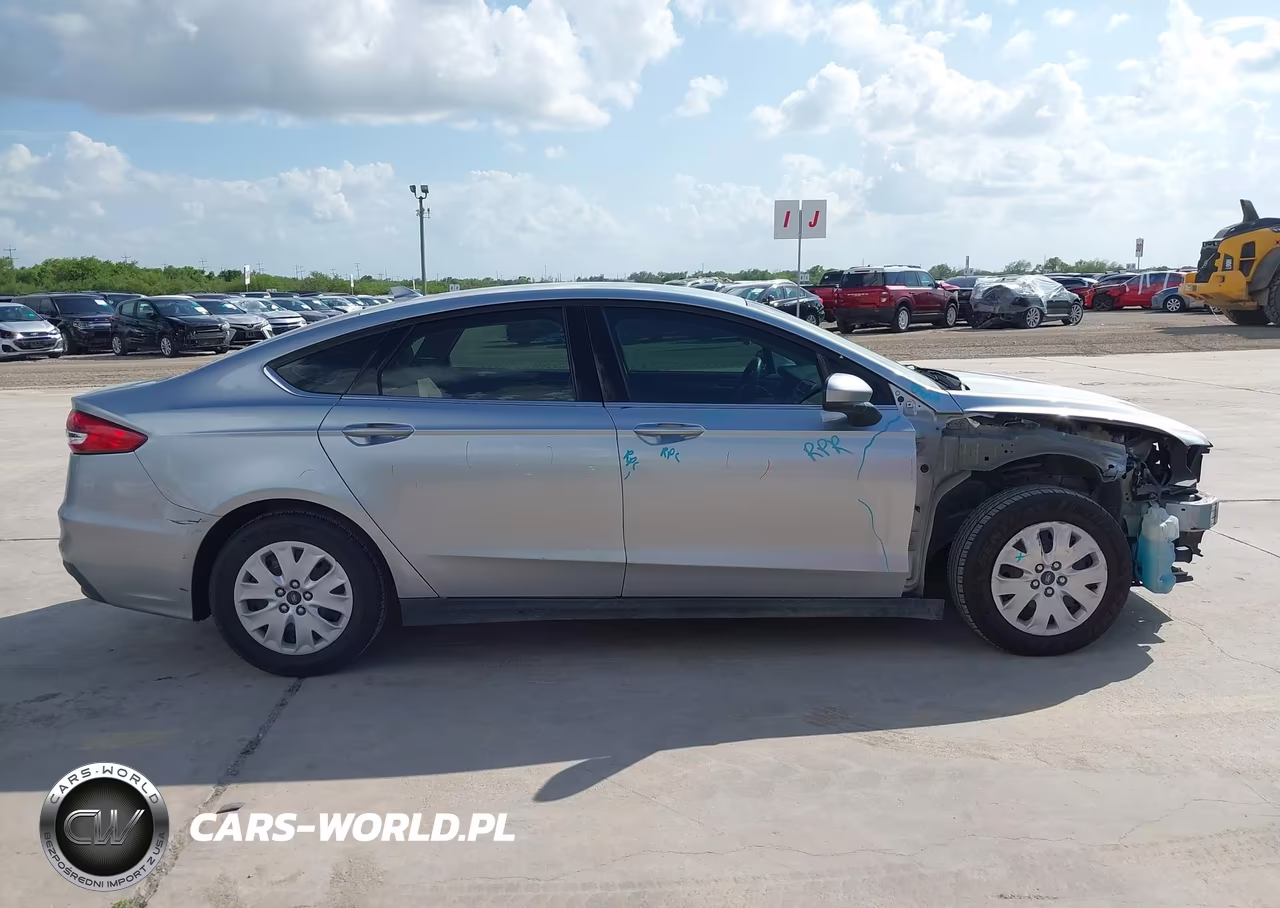 2020 Ford Fusion S VIN:3FA6P0G75LR231320 - 14