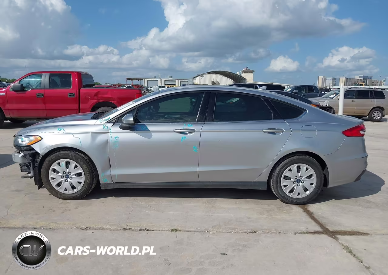 2020 Ford Fusion S VIN:3FA6P0G75LR231320 - 15