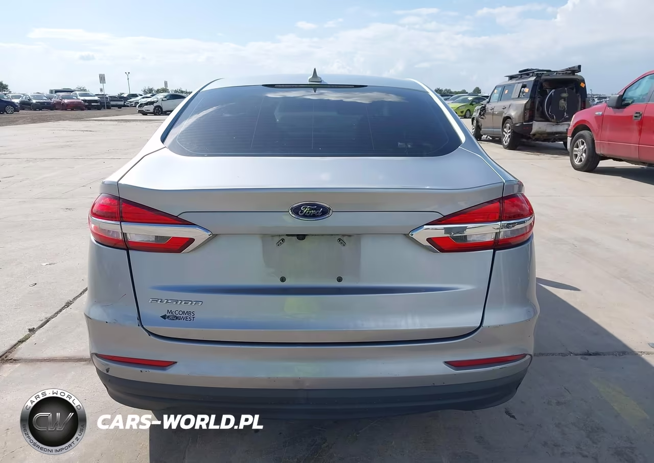 2020 Ford Fusion S VIN:3FA6P0G75LR231320 - 17