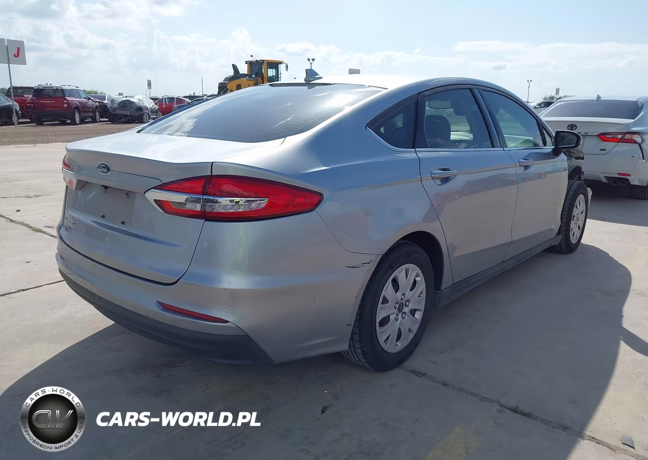 2020 Ford Fusion S VIN:3FA6P0G75LR231320 - 4