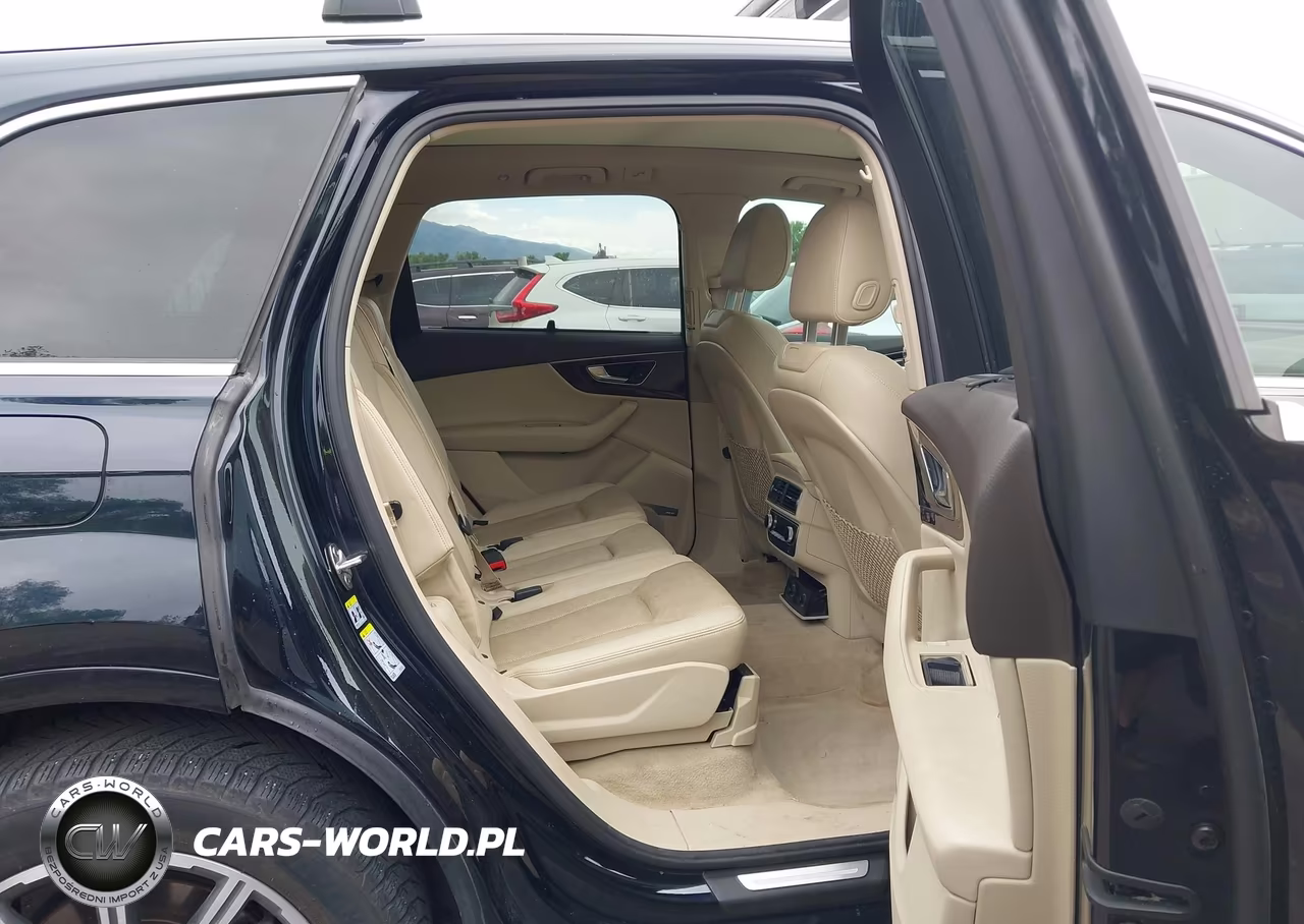 2017 Audi Q7 3.0T Premium VIN:WA1LAAF79HD028771 - 8