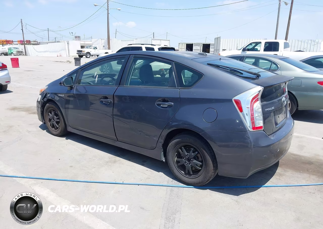 2014 Toyota Prius Three VIN:JTDKN3DU5E1754375 - 3