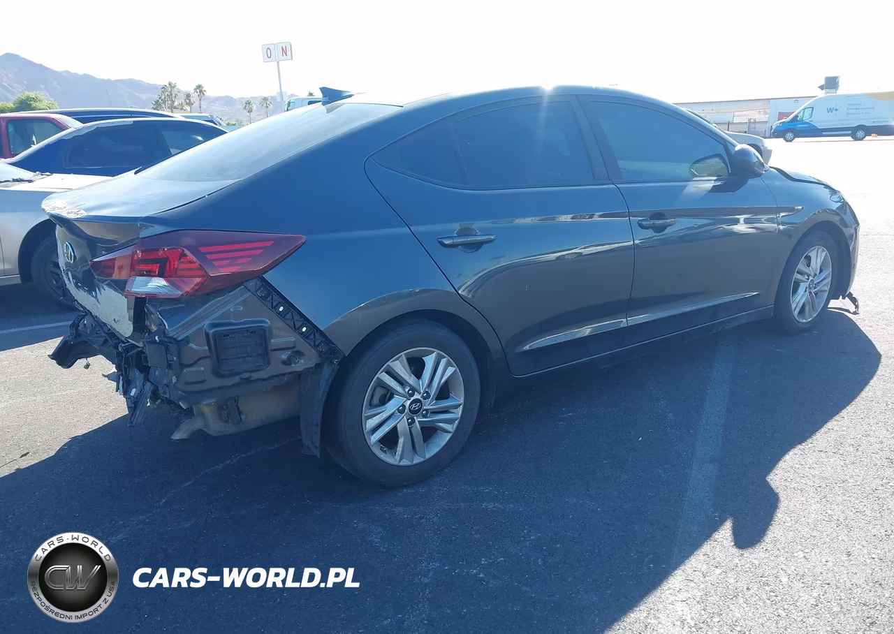 2020 Hyundai Elantra Value Edition VIN:5NPD84LF0LH592248 - 4