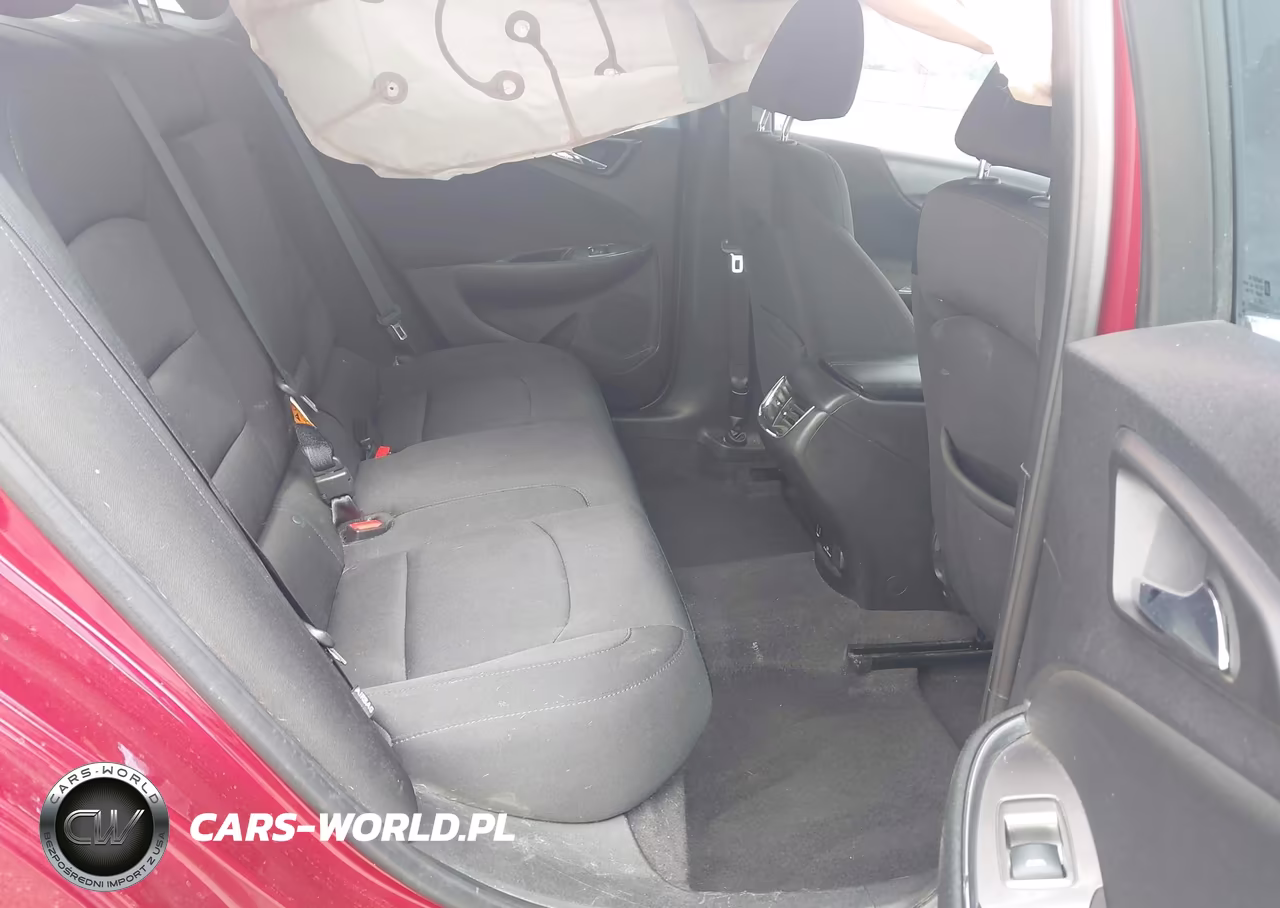 2018 Chevrolet Malibu Lt VIN:1G1ZD5ST6JF169785 - 8