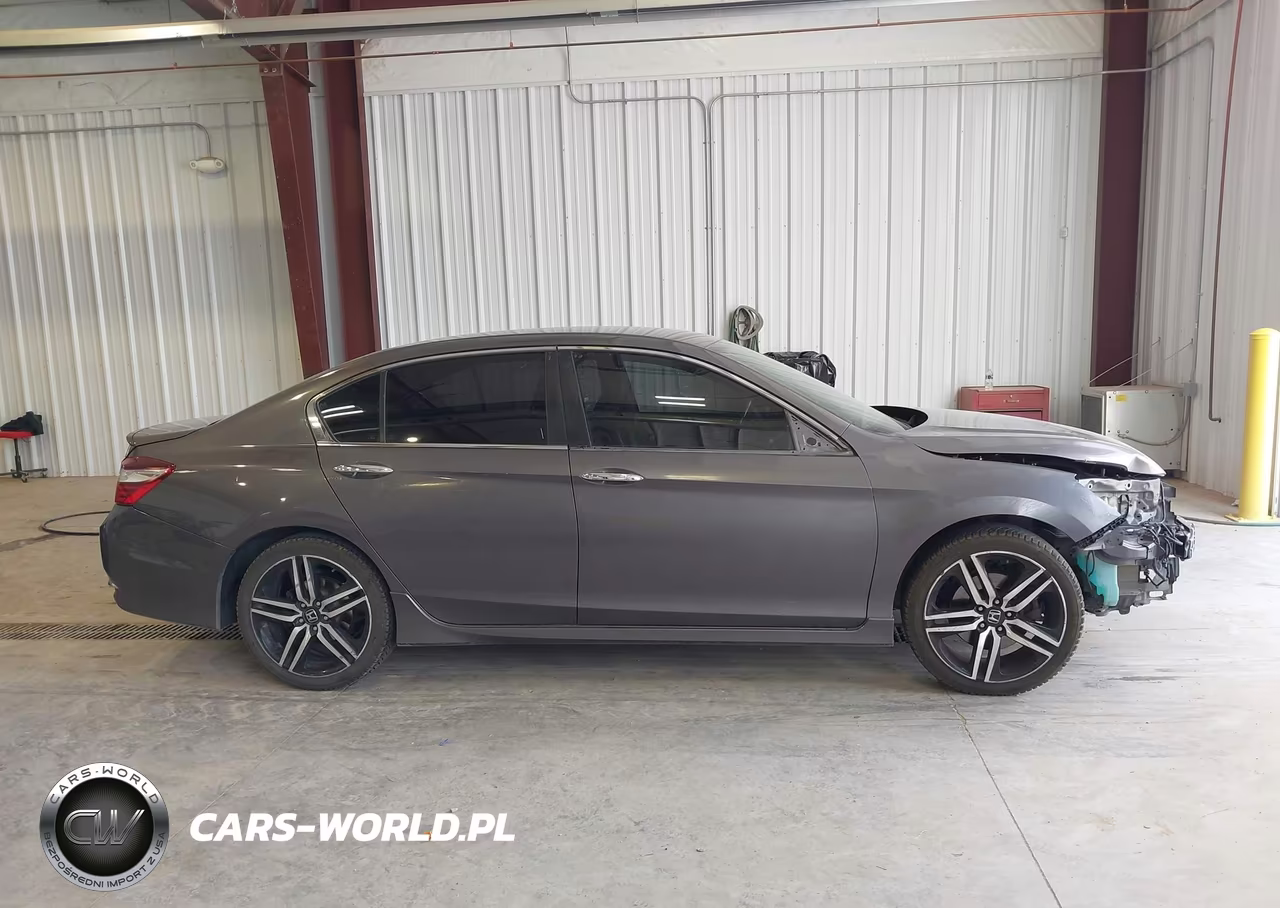 2017 Honda Accord Sport VIN:1HGCR2F5XHA122650 - 14