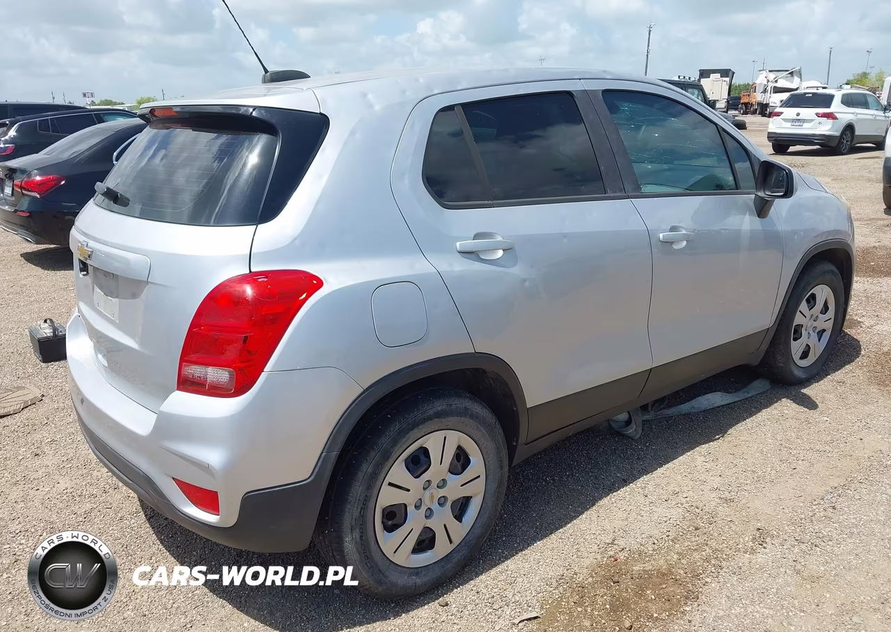 2017 Chevrolet Trax Ls VIN:3GNCJKSB4HL211308 - 4