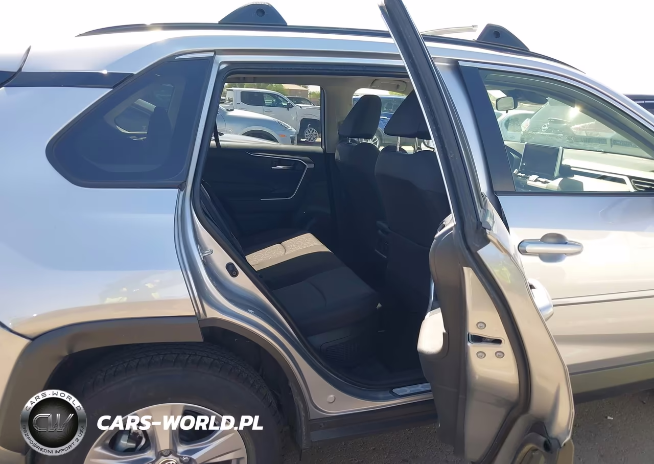 2025 Toyota Rav4 Hybrid Xle VIN:JTMRWRFV1SJ081147 - 8