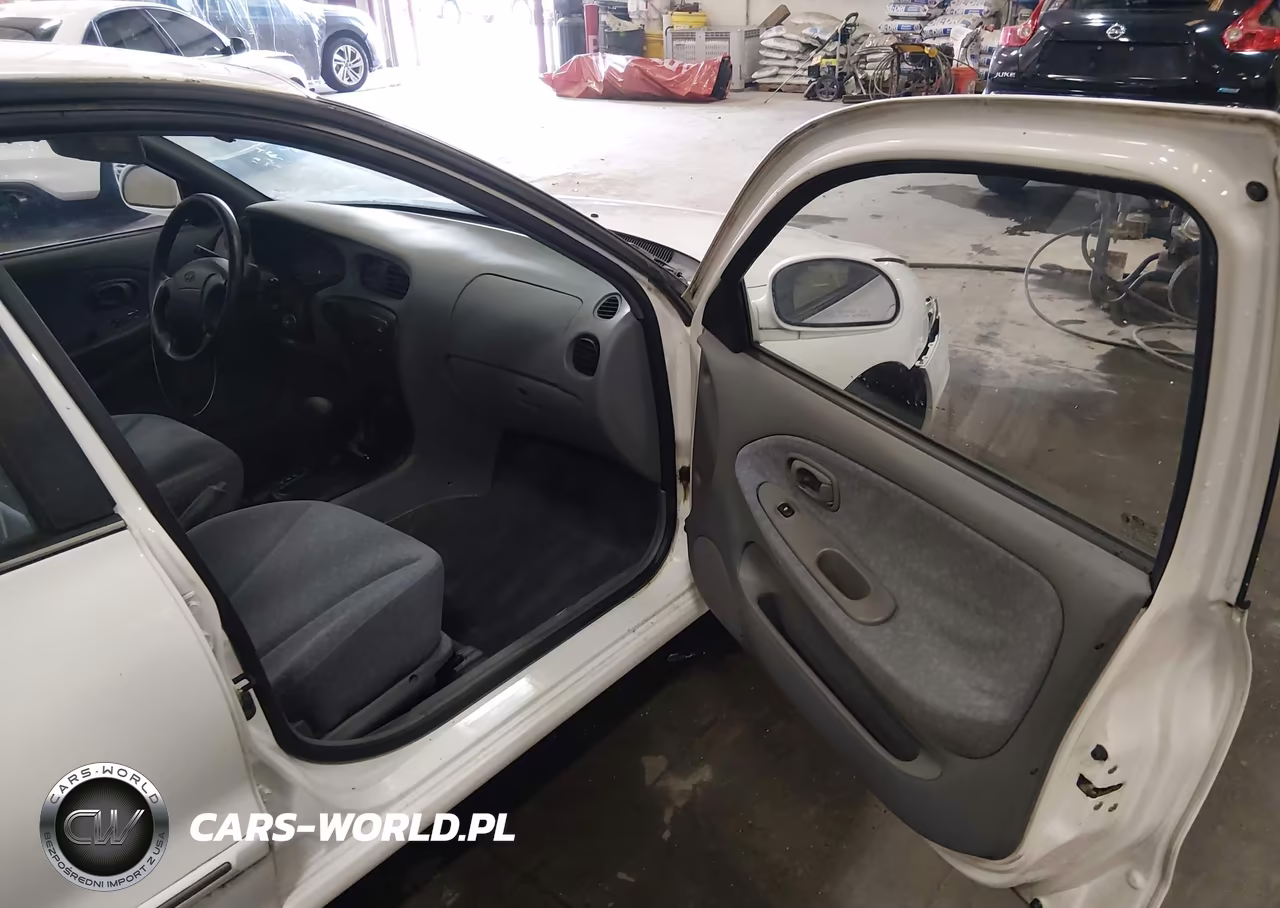 2000 Hyundai Elantra Gls VIN:KMHJF35F4YU920358 - 5