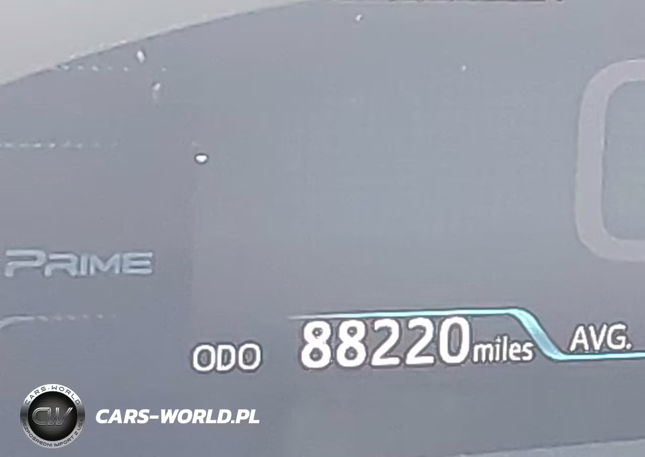 2018 Toyota Prius Prime Plus VIN:JTDKARFP3J3080442 - 15