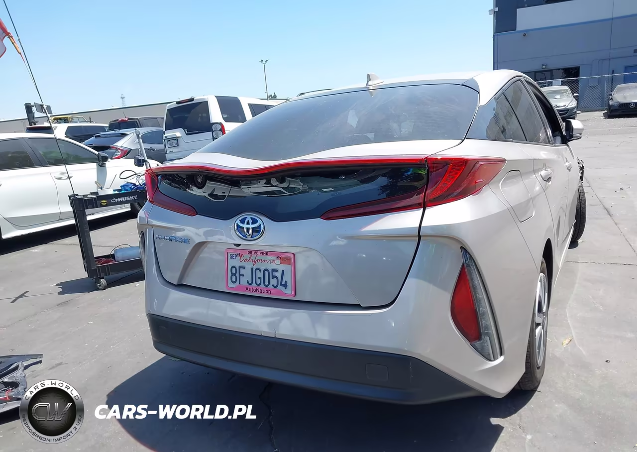 2018 Toyota Prius Prime Plus VIN:JTDKARFP3J3080442 - 16