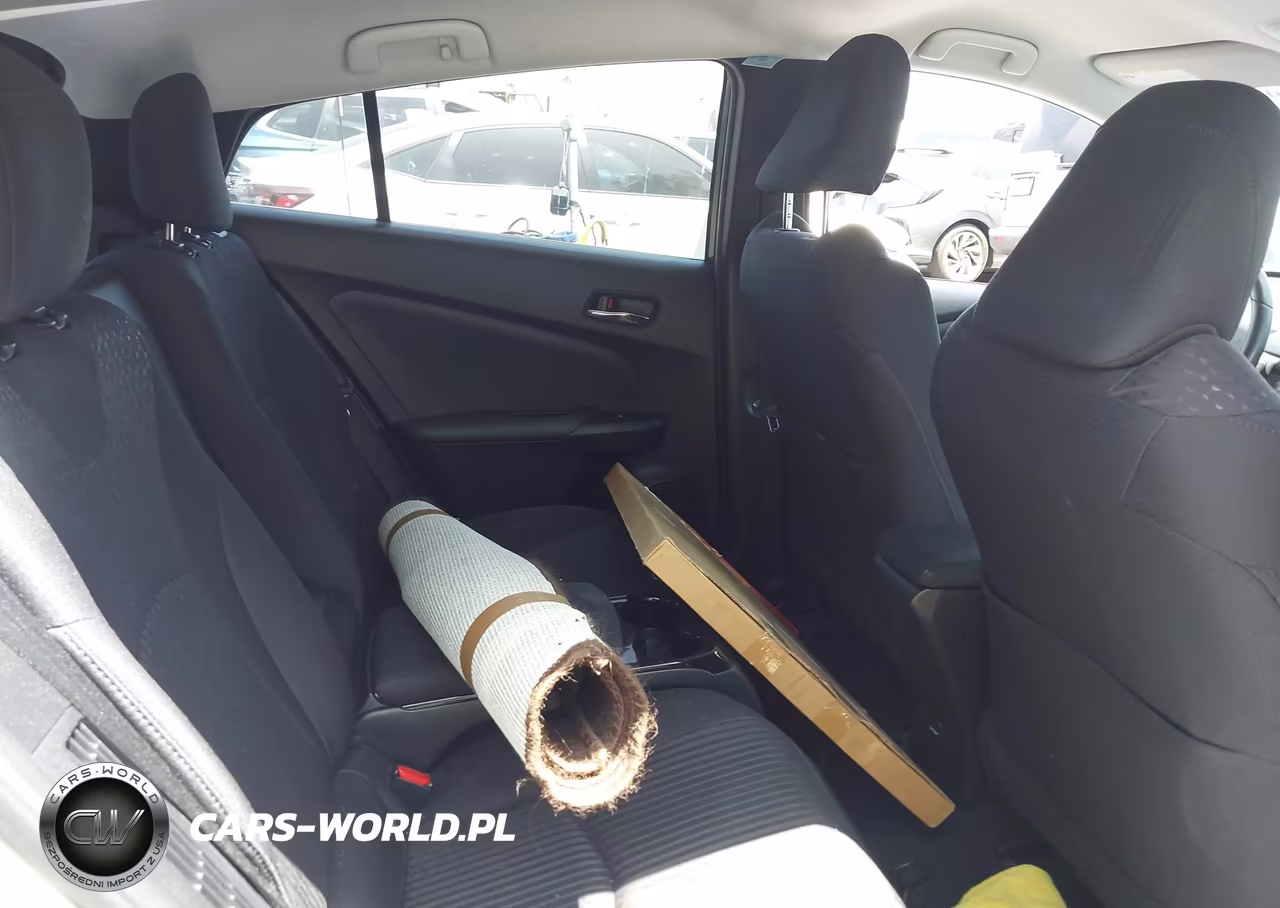 2018 Toyota Prius Prime Plus VIN:JTDKARFP3J3080442 - 8