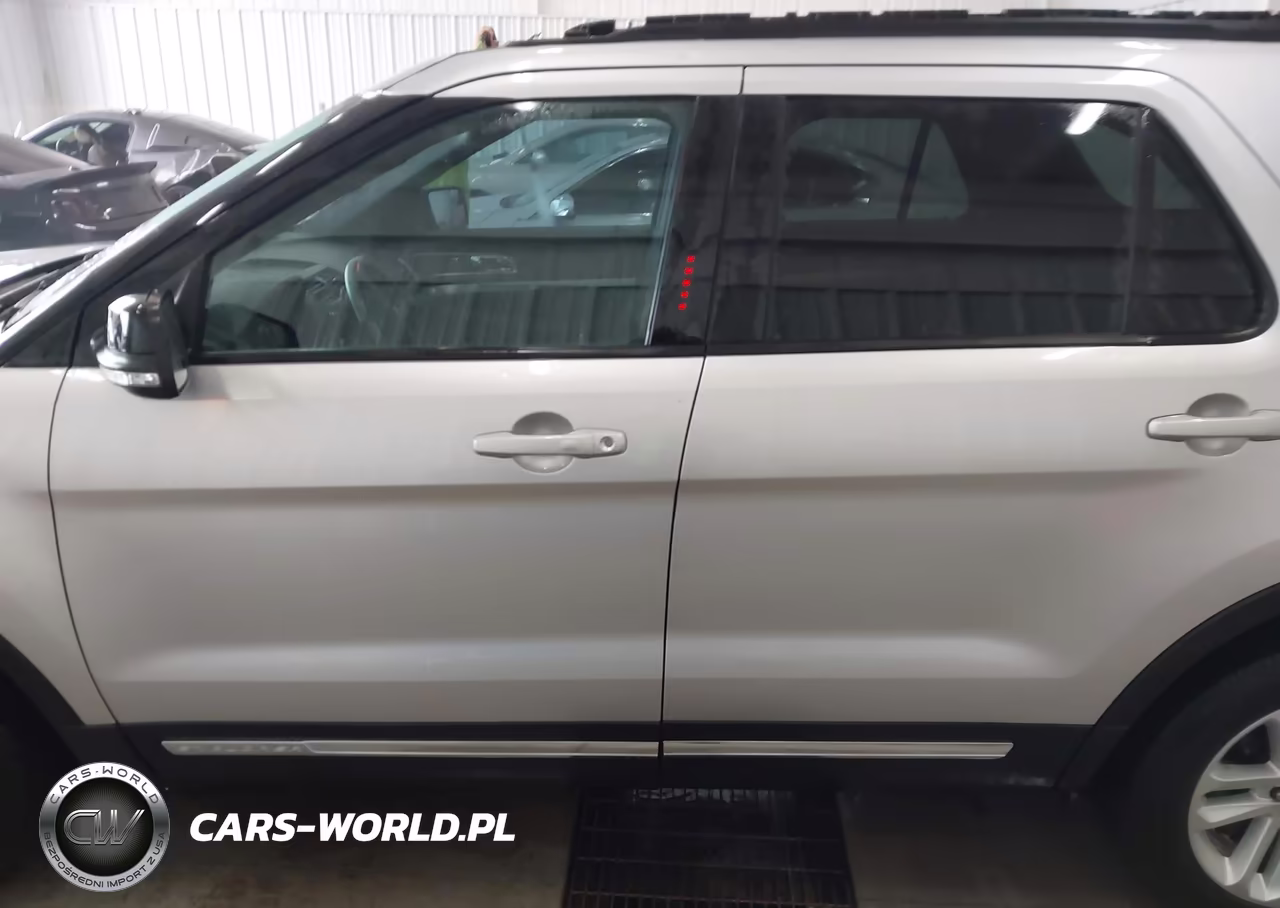 2017 Ford Explorer Xlt VIN:1FM5K7D8XHGE10893 - 14