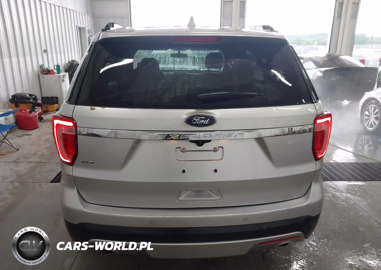 2017 Ford Explorer Xlt VIN:1FM5K7D8XHGE10893 - 16