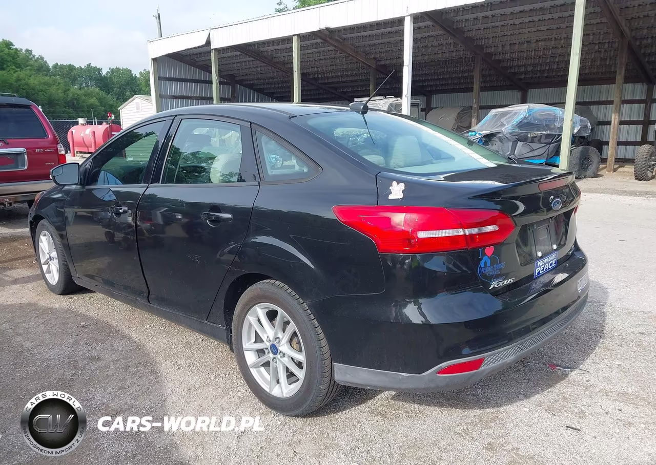 2015 Ford Focus Se VIN:1FADP3F22FL295512 - 3