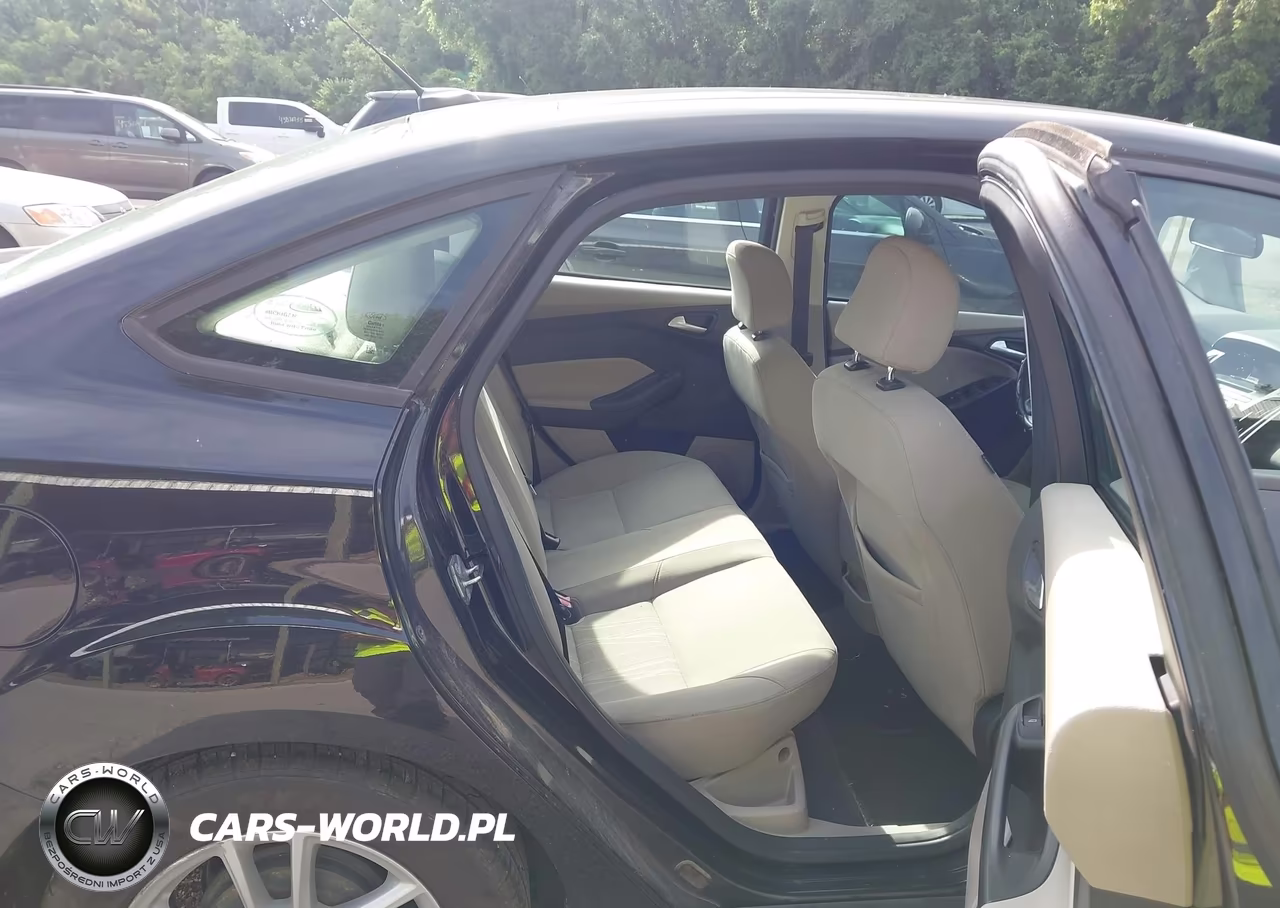 2015 Ford Focus Se VIN:1FADP3F22FL295512 - 8