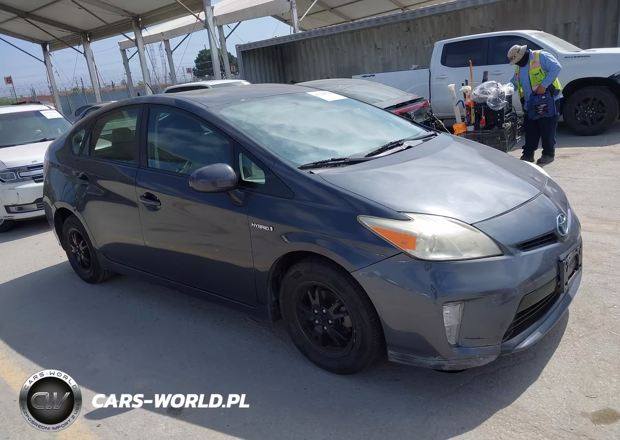 2013 Toyota Prius Two – zdjęcie 1 z 16