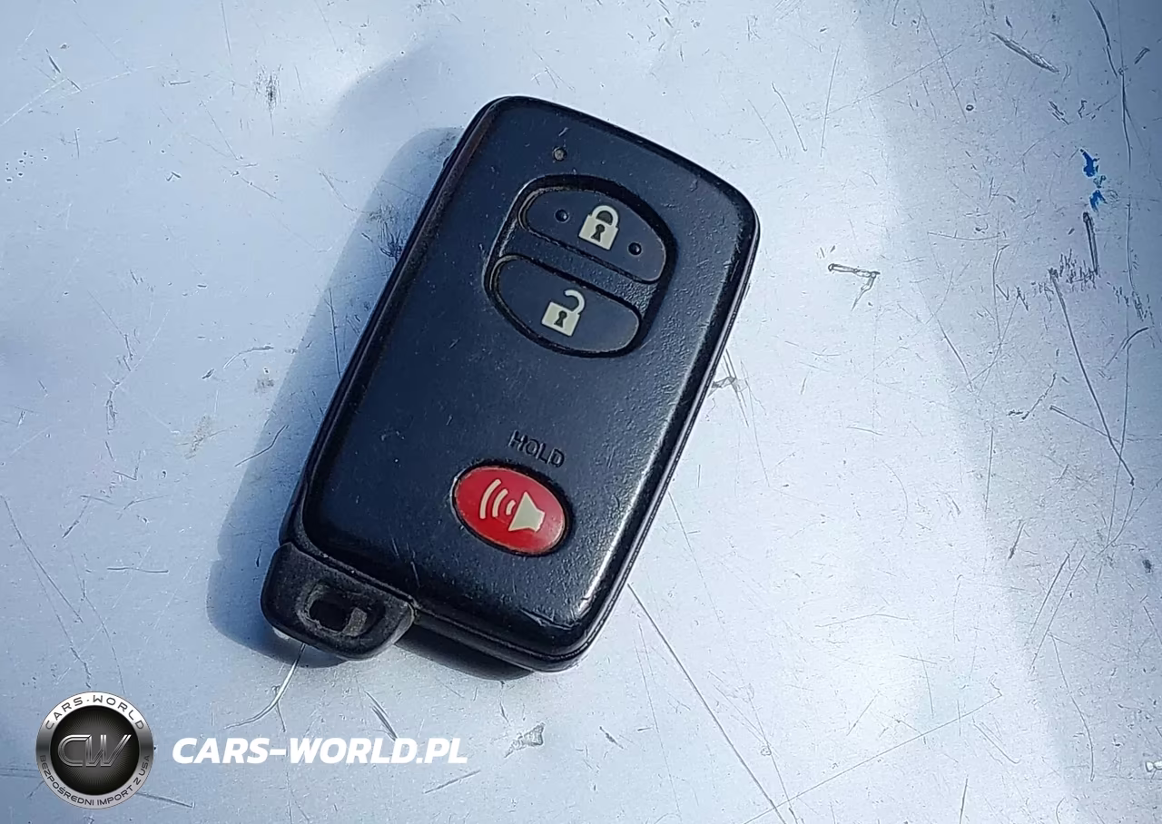 2013 Toyota Prius Two VIN:JTDKN3DU1D1667703 - 11