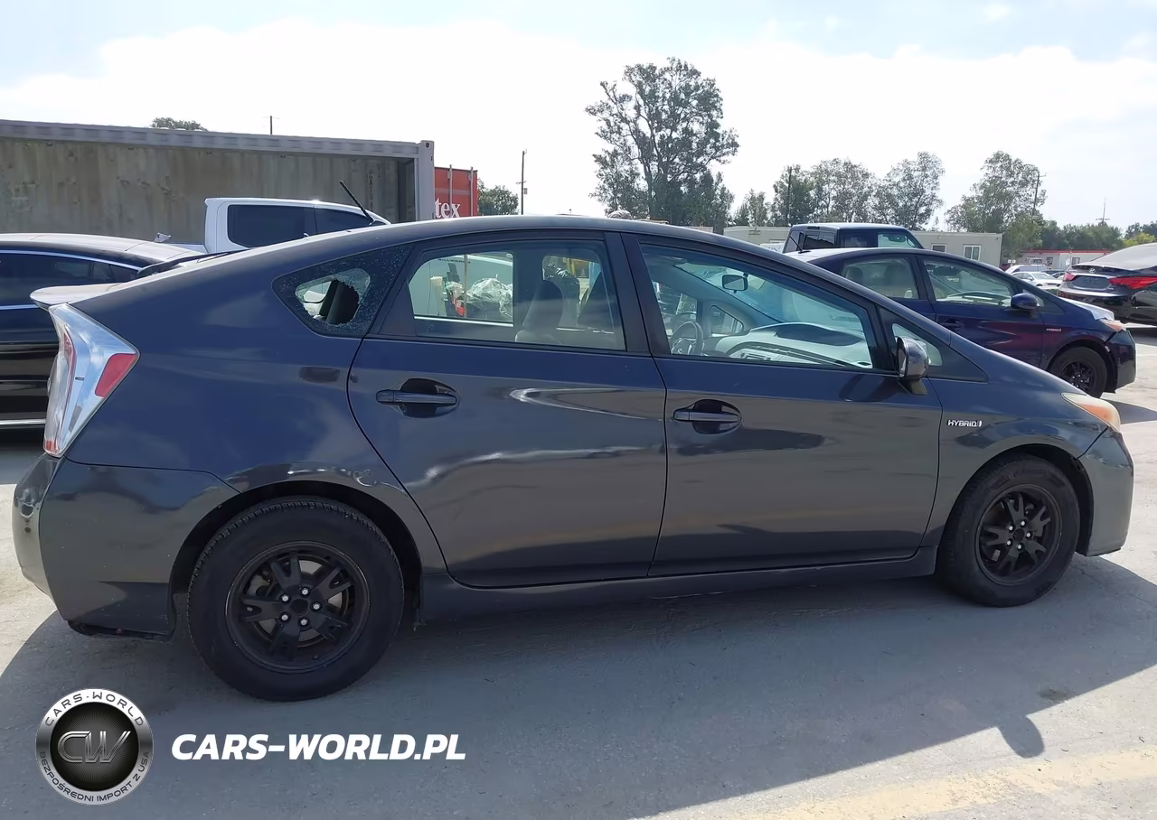 2013 Toyota Prius Two VIN:JTDKN3DU1D1667703 - 13