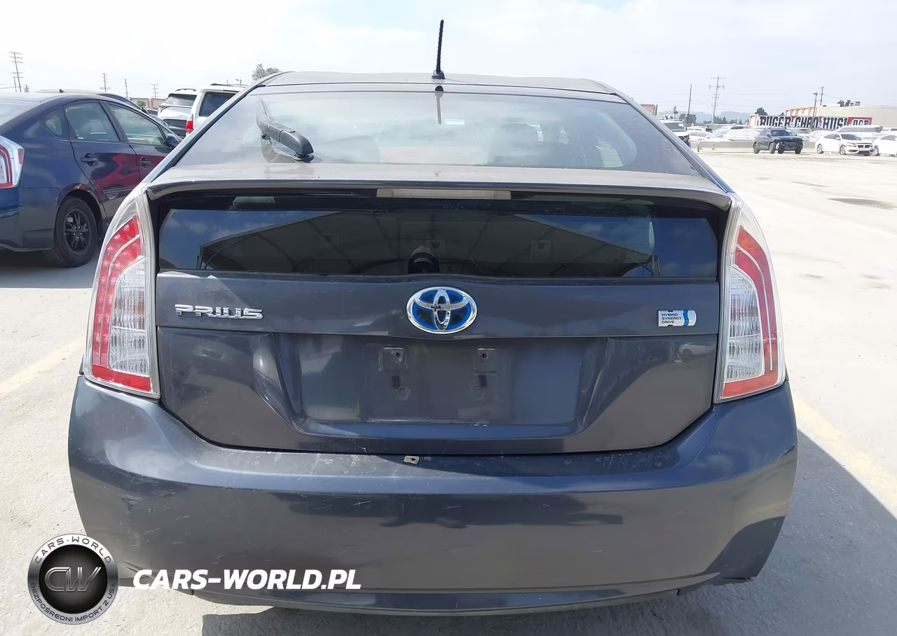 2013 Toyota Prius Two VIN:JTDKN3DU1D1667703 - 16