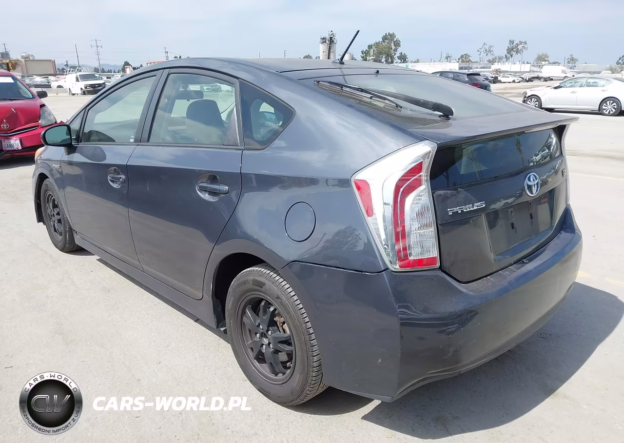 2013 Toyota Prius Two VIN:JTDKN3DU1D1667703 - 3