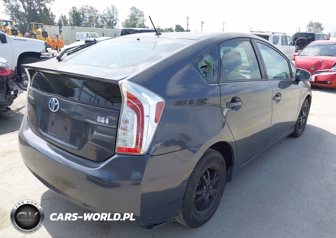 2013 Toyota Prius Two VIN:JTDKN3DU1D1667703 - 4