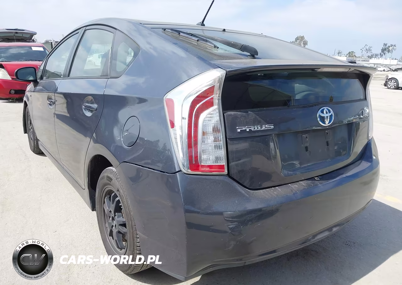 2013 Toyota Prius Two VIN:JTDKN3DU1D1667703 - 6