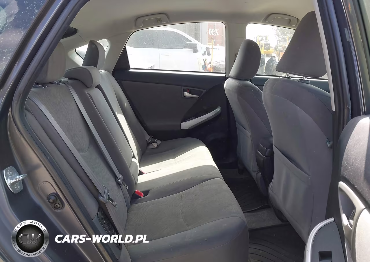 2013 Toyota Prius Two VIN:JTDKN3DU1D1667703 - 8