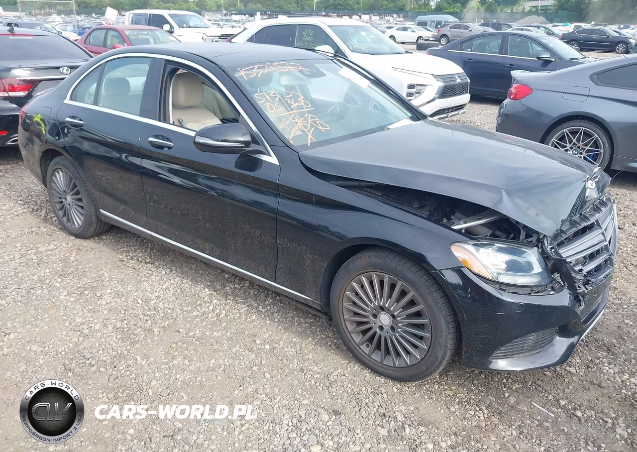 2016 Mercedes-Benz C 300 Luxury 4Matic – zdjęcie 1 z 17