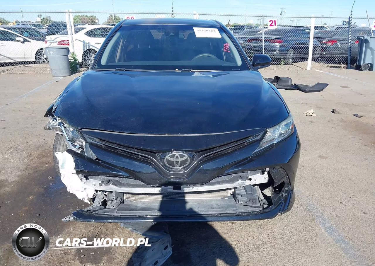2019 Toyota Camry Le VIN:4T1B11HK8KU276869 - 13