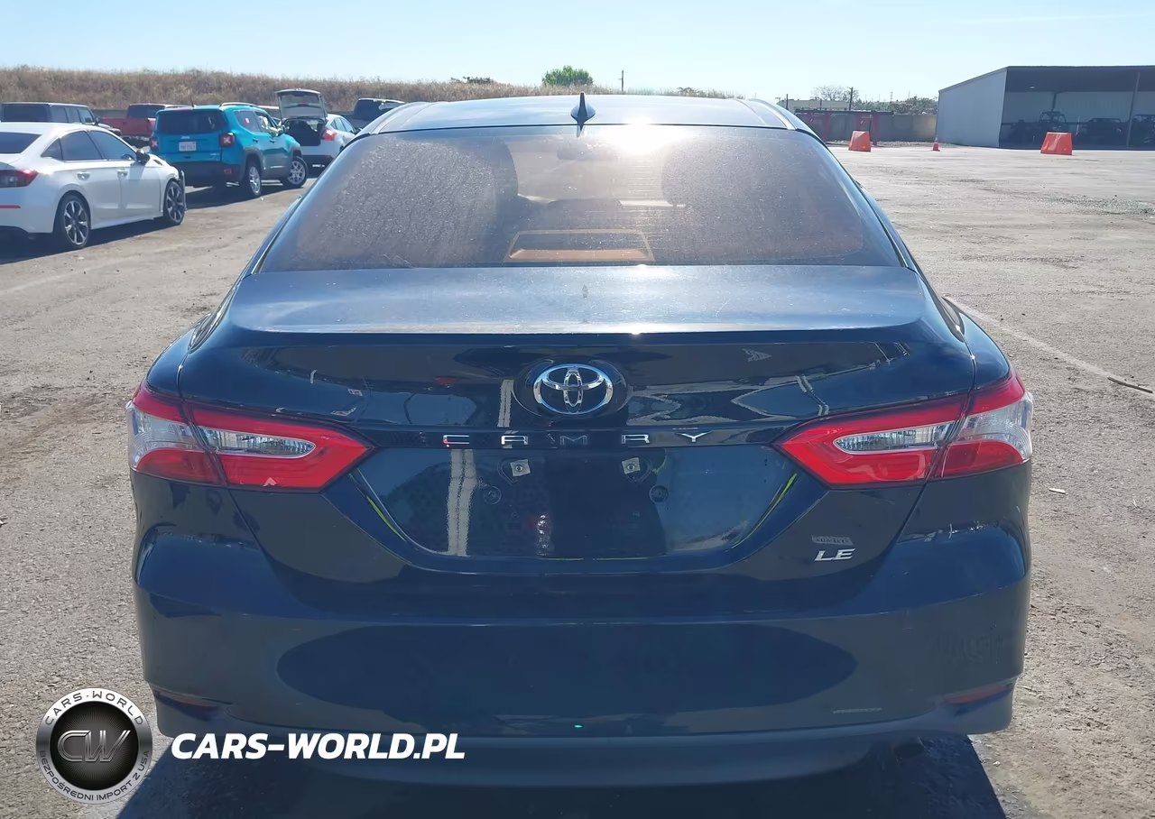 2019 Toyota Camry Le VIN:4T1B11HK8KU276869 - 17