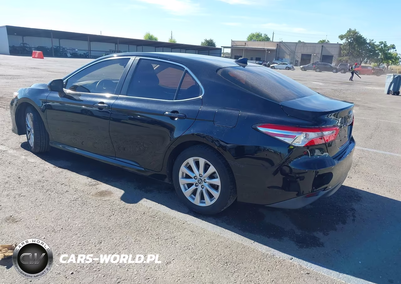 2019 Toyota Camry Le VIN:4T1B11HK8KU276869 - 3