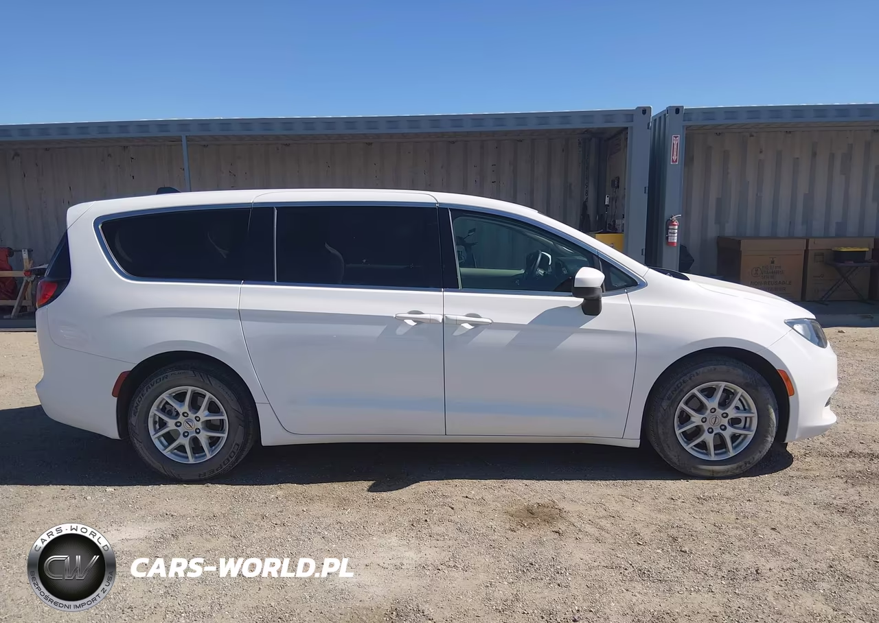 2021 Chrysler Voyager Lx VIN:2C4RC1CG3MR577677 - 13