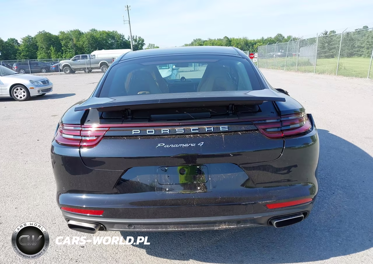 2017 Porsche Panamera 4 VIN:WP0AA2A75HL100579 - 16