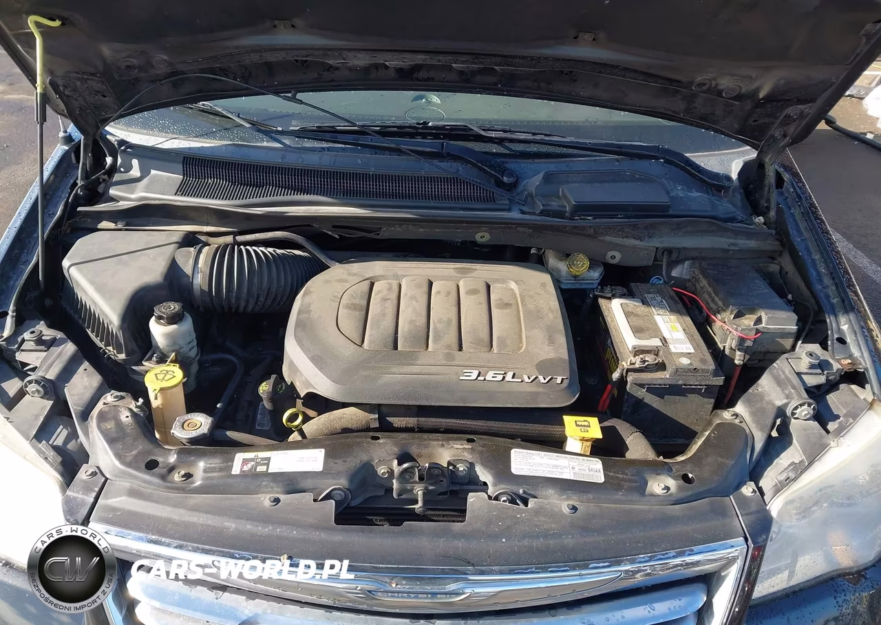 2013 Chrysler Town & Country Touring VIN:2C4RC1BG9DR669619 - 10