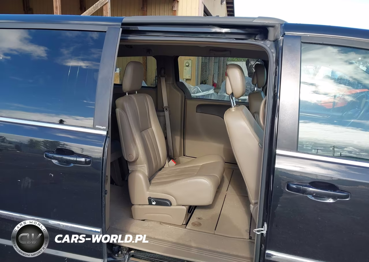 2013 Chrysler Town & Country Touring VIN:2C4RC1BG9DR669619 - 8