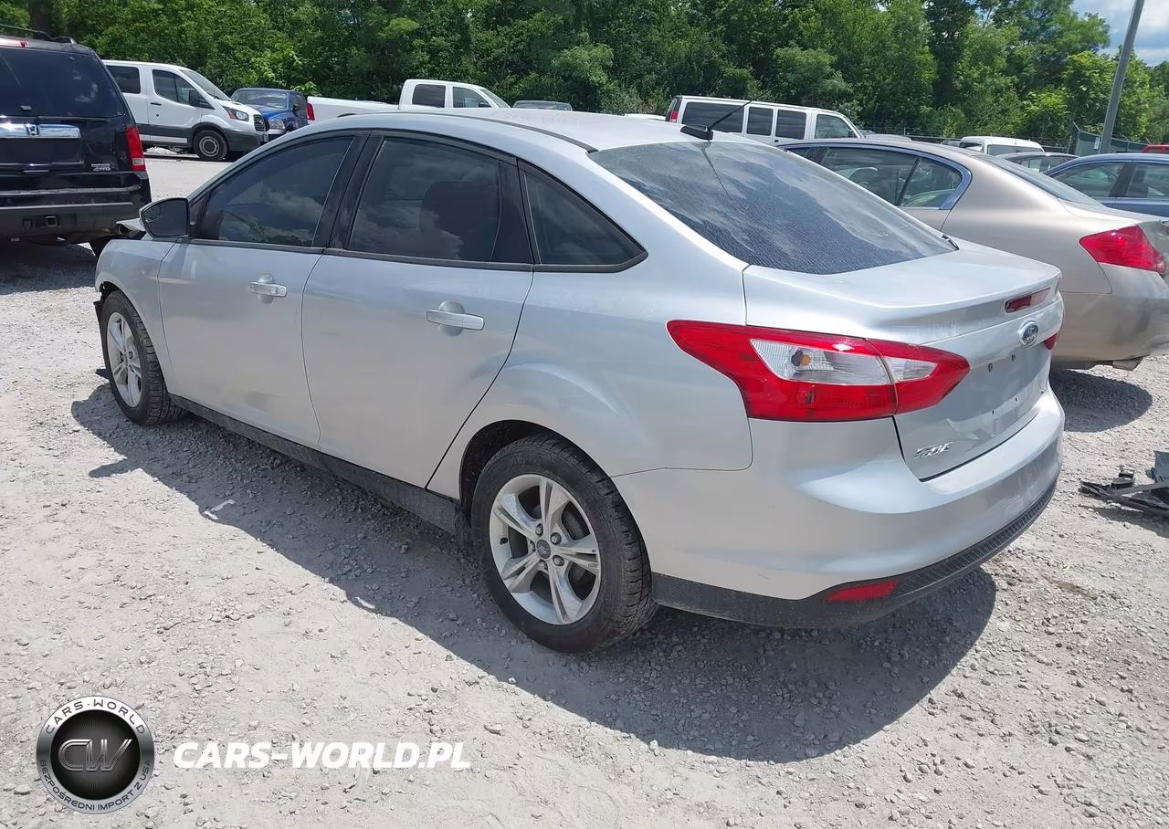 2013 Ford Focus Se VIN:1FADP3F26DL353747 - 3