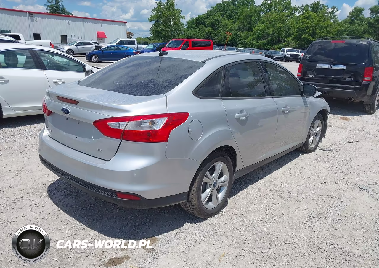 2013 Ford Focus Se VIN:1FADP3F26DL353747 - 4