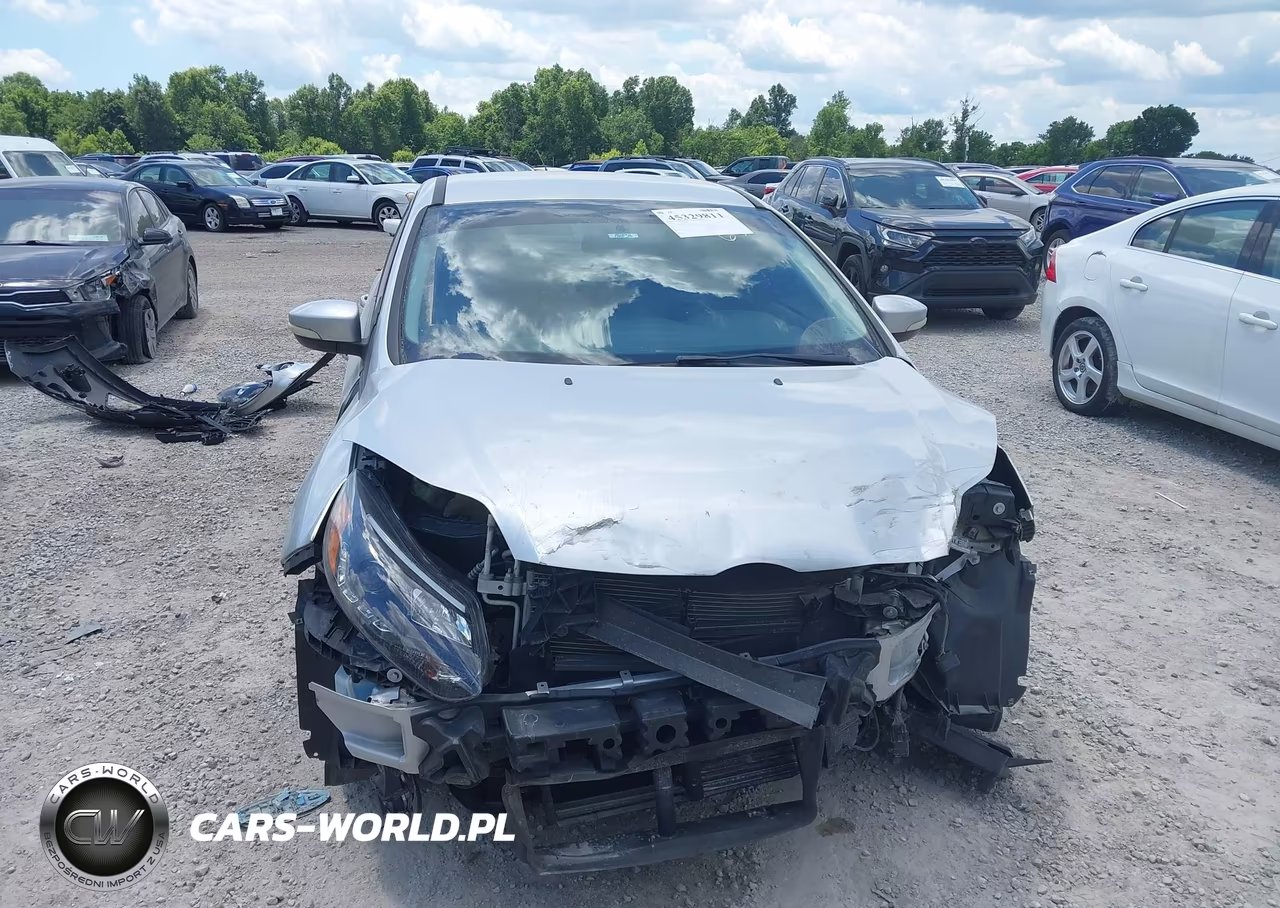 2013 Ford Focus Se VIN:1FADP3F26DL353747 - 6