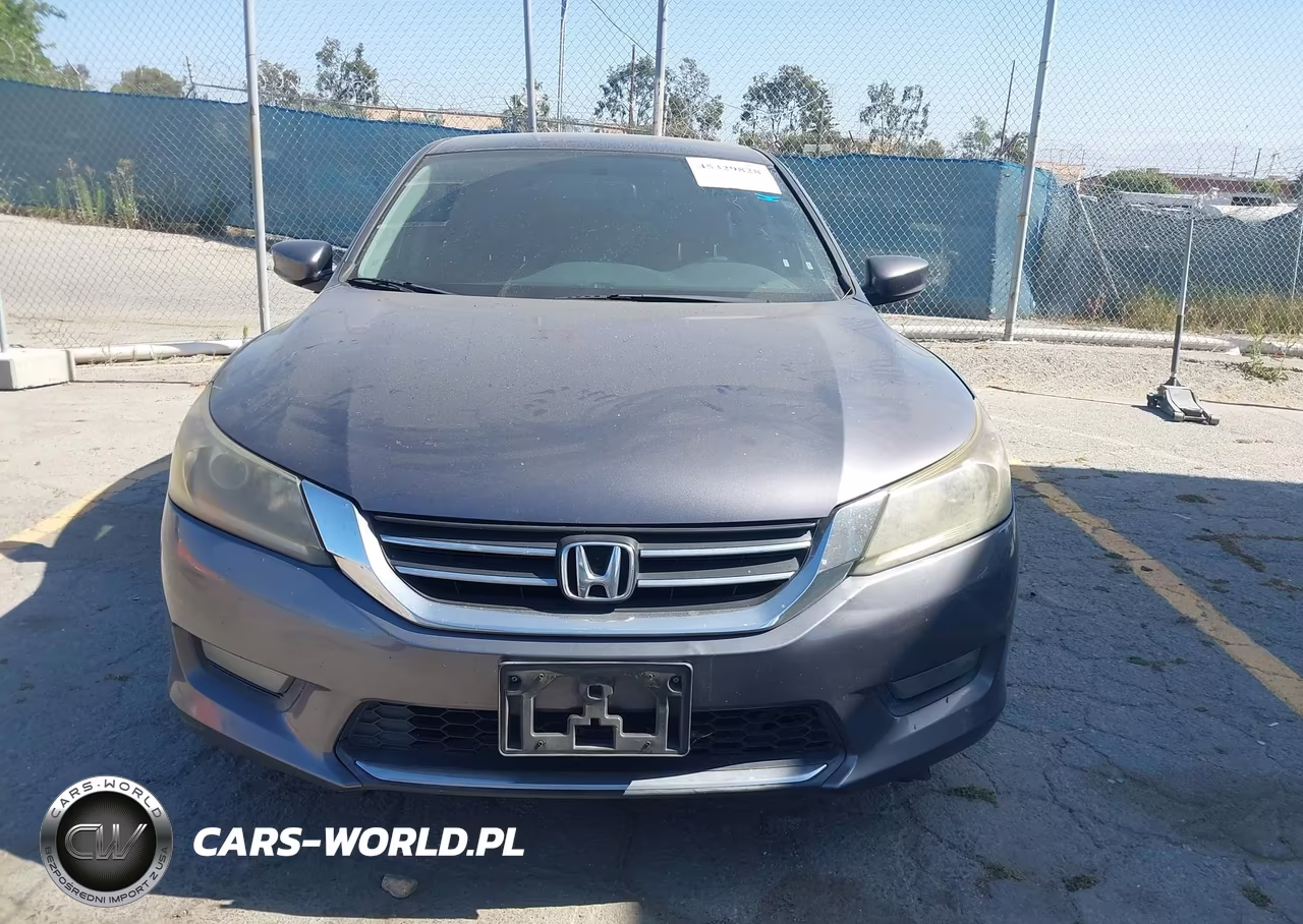 2015 Honda Accord Sport VIN:1HGCR2F55FA100584 - 12