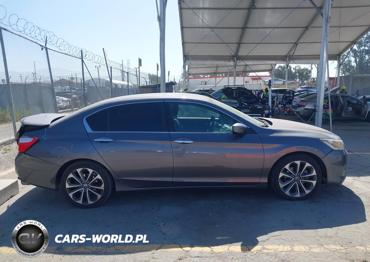 2015 Honda Accord Sport VIN:1HGCR2F55FA100584 - 13
