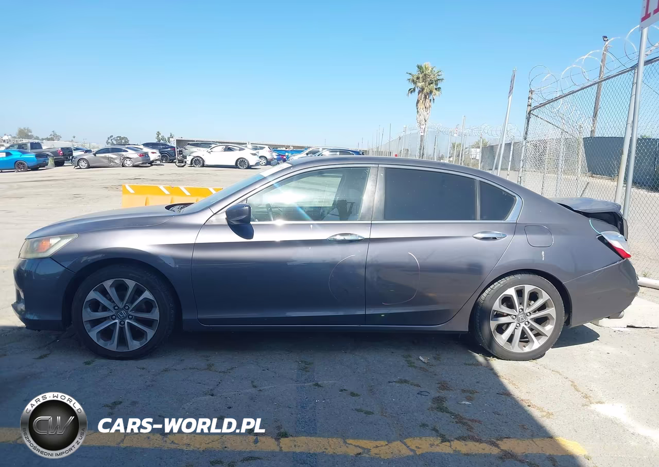 2015 Honda Accord Sport VIN:1HGCR2F55FA100584 - 14
