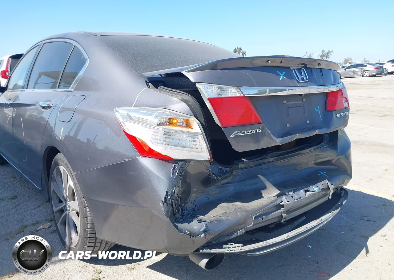 2015 Honda Accord Sport VIN:1HGCR2F55FA100584 - 17
